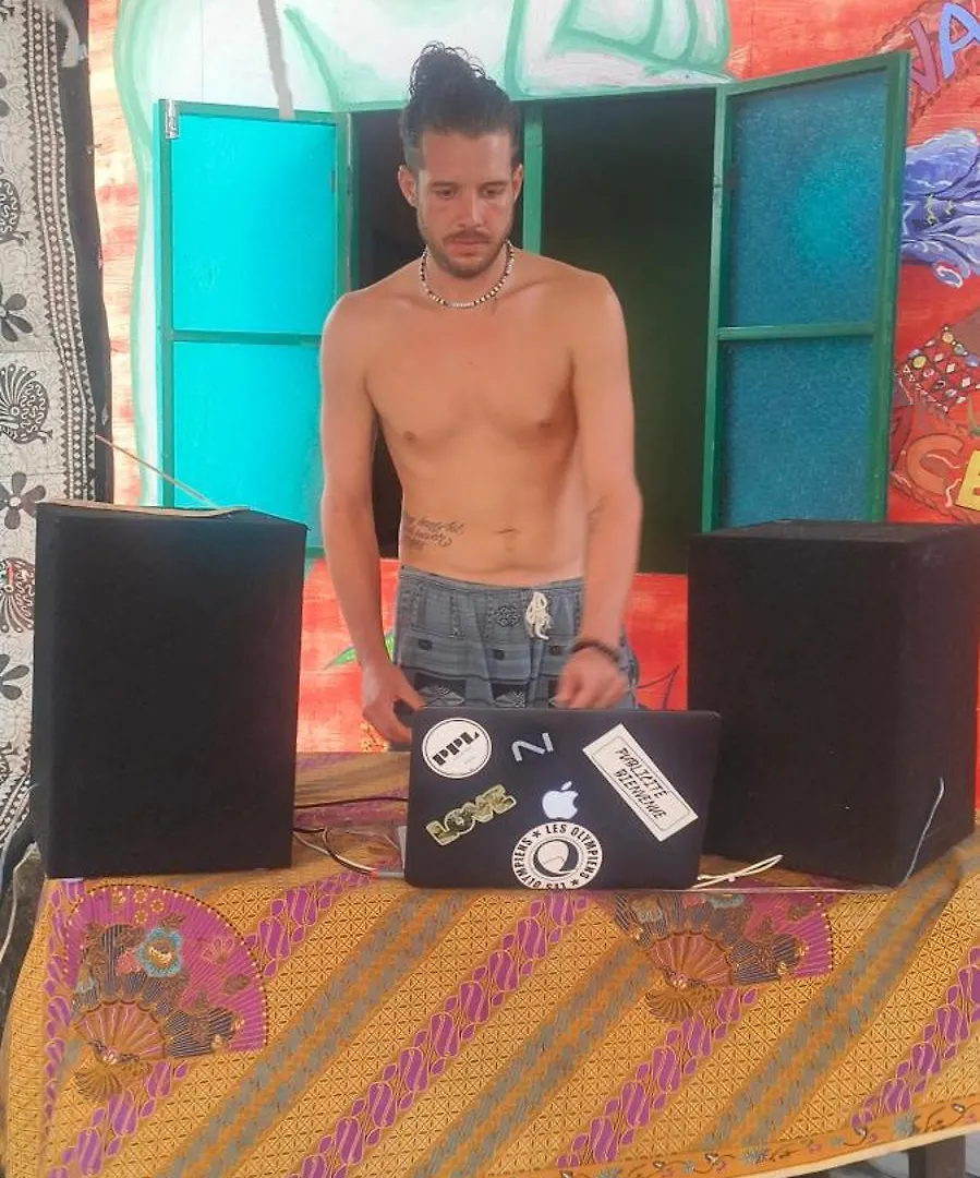 Penzion Why Not Peace And Love Stay Alappuzha Indie